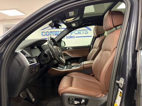 Used 2021 BMW X5 M50i AWD/4WD image 9