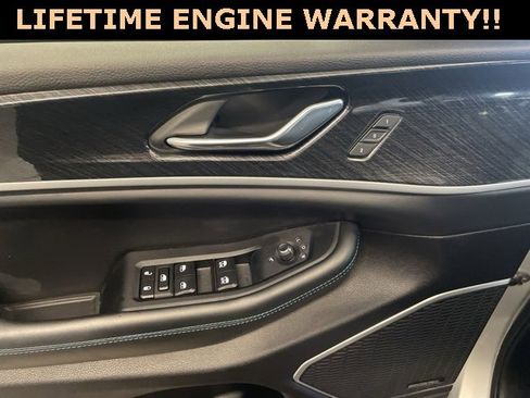 Used 2024 Jeep Grand Cherokee Trailhawk image 10