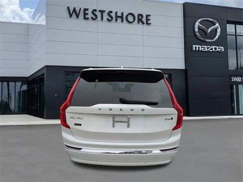 Used 2023 Volvo XC90 B6 Plus image 4