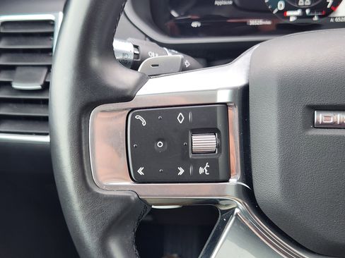 Used 2021 Land Rover Discovery S image 30