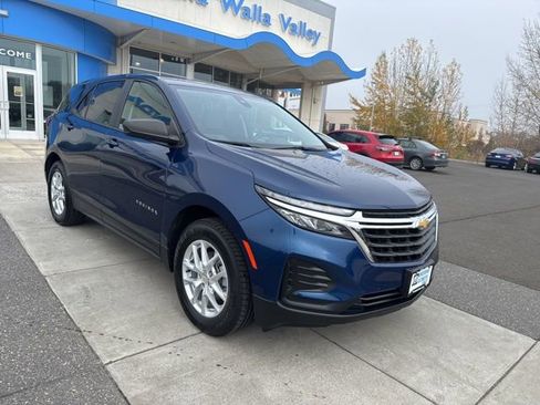 Used 2022 Chevrolet Equinox LS w/ LS Convenience Package image 1