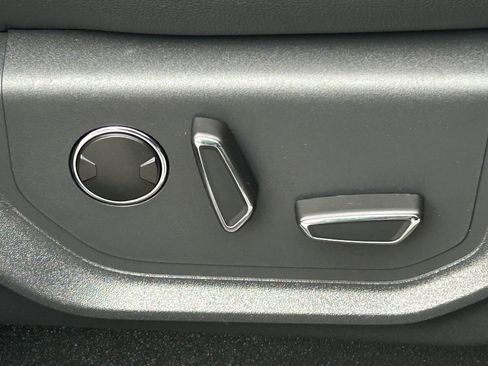 Used 2023 Ford Expedition Limited image 40