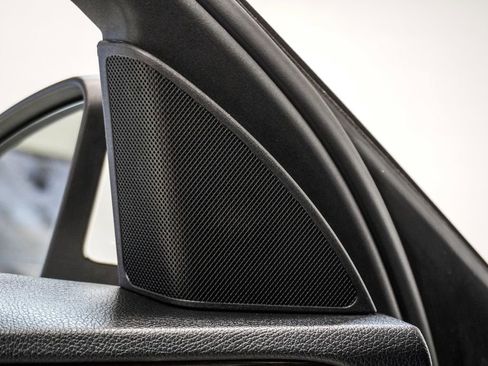 Used 2019 Mercedes-Benz C 300 Sedan image 24