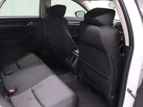 Used 2018 Honda Accord EX image 28