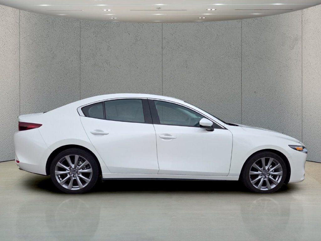Used 2023 MAZDA MAZDA3 s FWD image 3