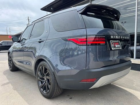 Used 2024 Land Rover Discovery S image 4