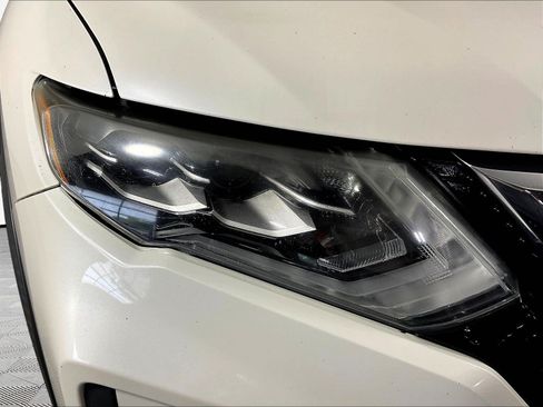 Used 2017 Nissan Rogue SL w/ SL Premium Package AWD/4WD image 32