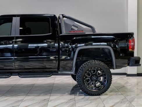 Used 2017 GMC Sierra 1500 SLT w/ All Terrain X Package AWD/4WD image 18