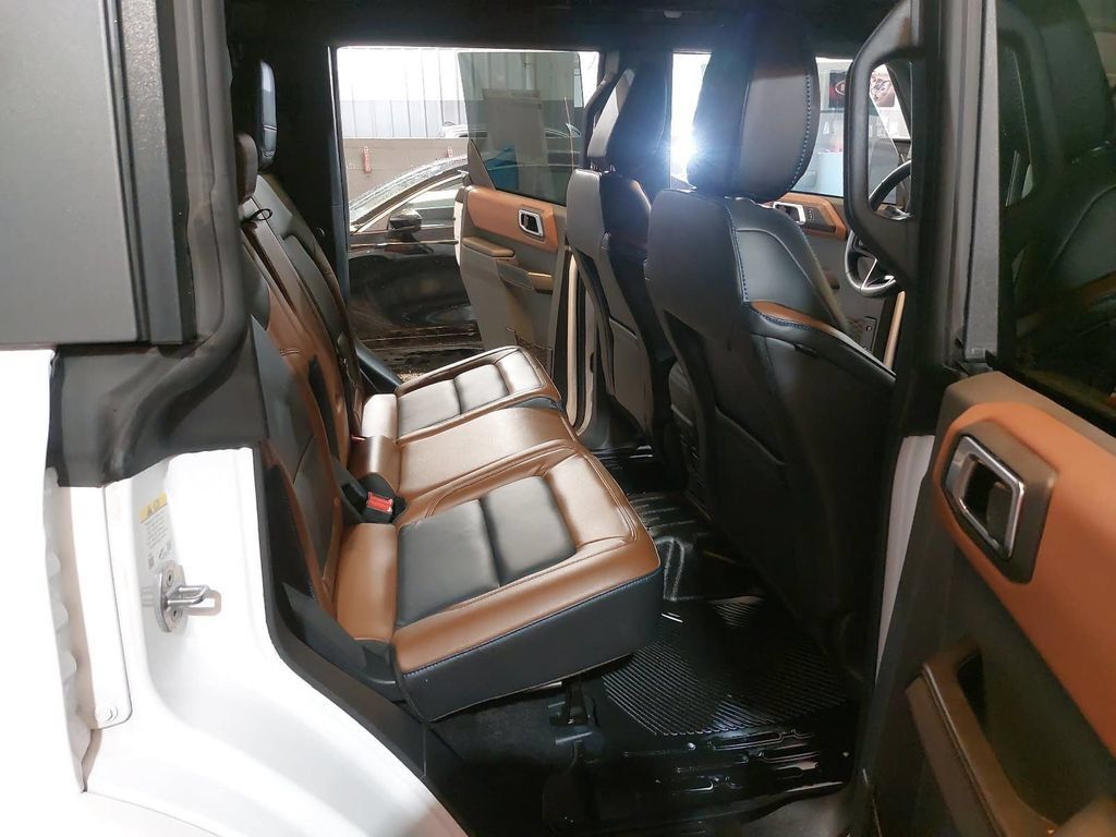 Used 2024 Ford Bronco Outer Banks AWD/4WD image 11