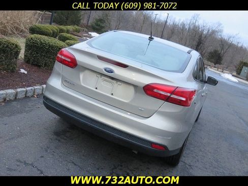 Used 2015 Ford Focus SE image 16