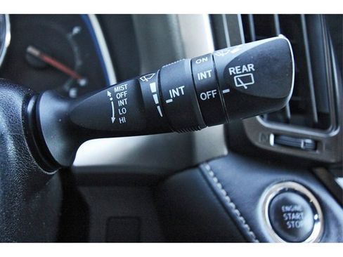 Used 2015 Toyota RAV4 Limited image 17