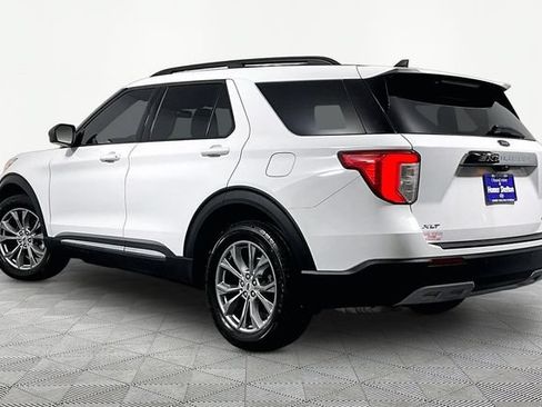 Used 2022 Ford Explorer XLT w/ Equipment Group 202A AWD/4WD image 11