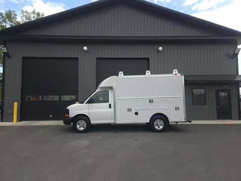 Used 2014 Chevrolet Express 3500 image 21