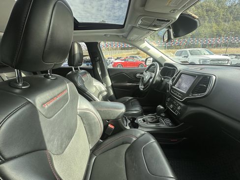 Used 2021 Jeep Cherokee Trailhawk w/ Sun, Sound & Nav Group image 9