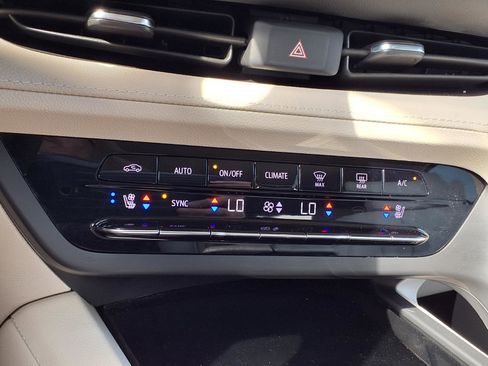 Used 2023 Buick Envision Avenir AWD/4WD image 7