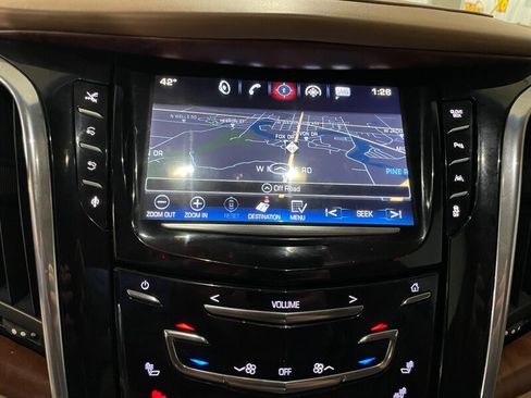 Used 2016 Cadillac Escalade ESV Platinum image 13