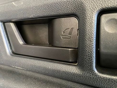 Used 2023 Subaru Forester Limited AWD/4WD image 9