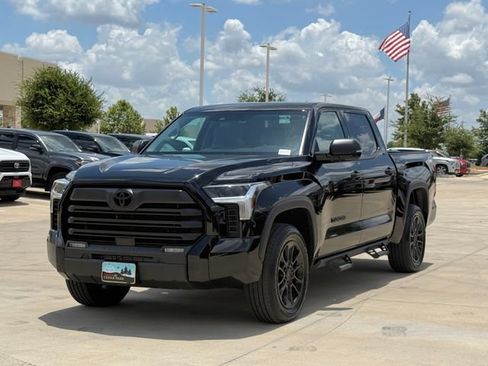 Used 2023 Toyota Tundra SR5 w/ SR5 Convenience Package AWD/4WD image 8