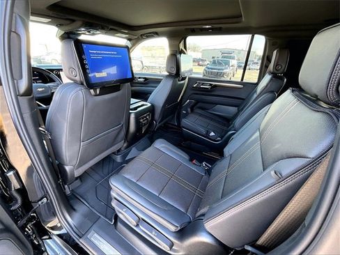 New 2026 Chevrolet Suburban High Country image 13