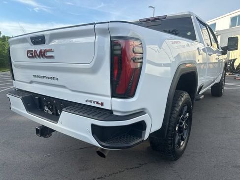Used 2024 GMC Sierra 2500 AT4 w/ AT4 Premium Plus Package AWD/4WD image 5