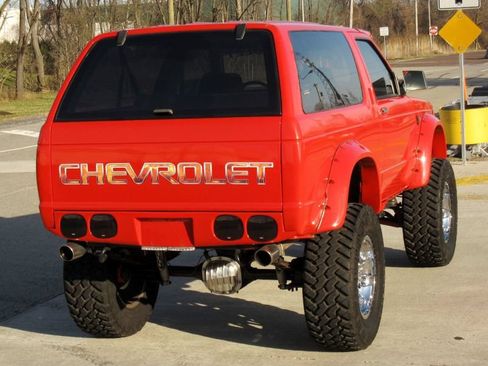 Used 1991 Chevrolet S10 Pickup 4WD 2-Door image 15