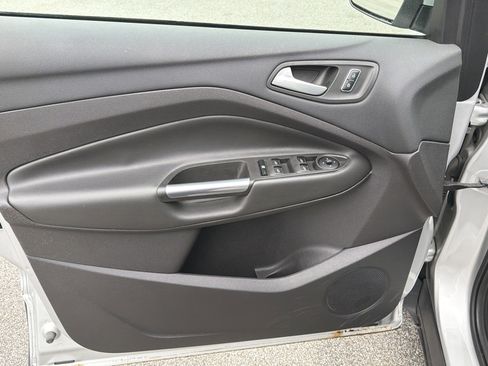 Used 2016 Ford Escape SE image 9