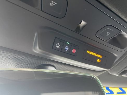 Used 2022 Chevrolet Camaro LT RWD image 27