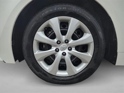 Used 2024 Toyota Corolla LE image 18