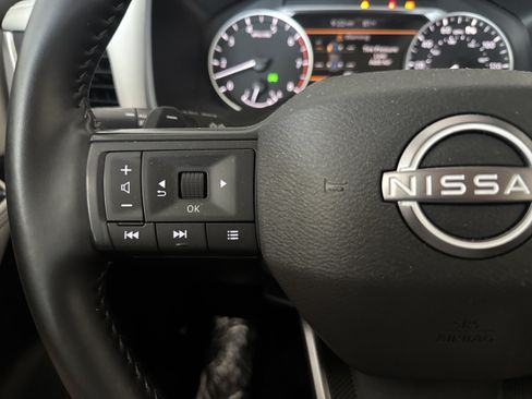 Used 2025 Nissan Rogue SV AWD/4WD image 21