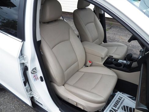 Used 2017 Subaru Outback 2.5i Limited AWD/4WD image 17
