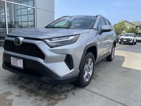 Used 2024 Toyota RAV4 XLE FWD image 12