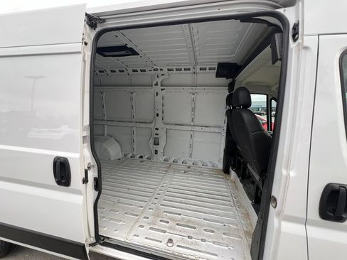 Used 2026 RAM ProMaster 2500 w/ Convenience Group FWD image 20