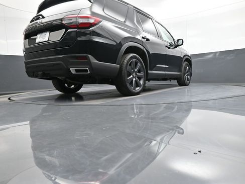 Used 2023 Honda Pilot Sport image 30