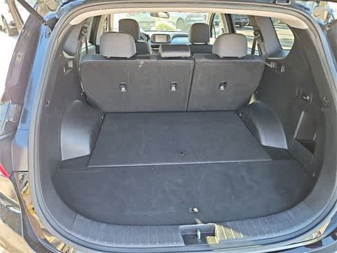 Used 2020 Hyundai Santa Fe SE image 31