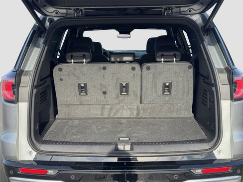 Used 2024 GMC Acadia Denali image 25