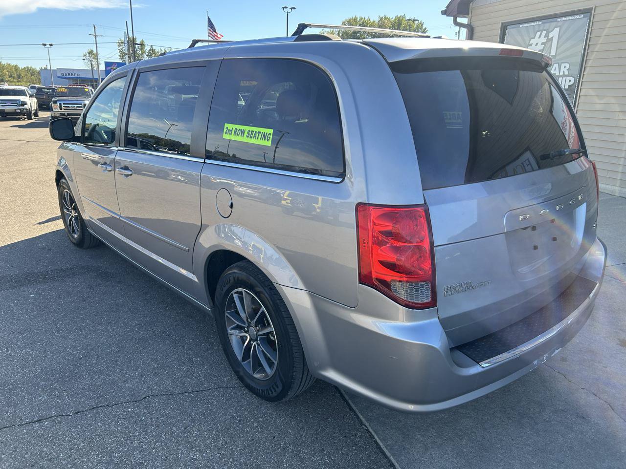 Used 2016 Dodge Grand Caravan SXT FWD image 7