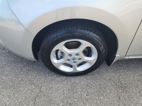 Used 2012 Nissan Leaf SL image 9