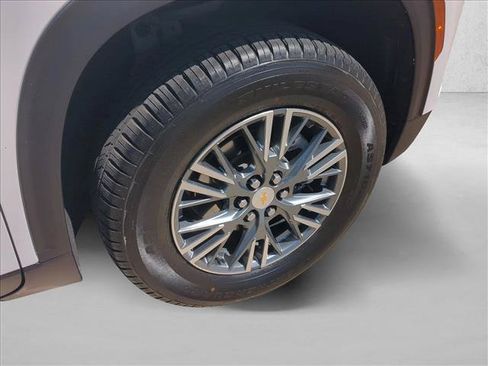 Used 2024 Chevrolet Traverse LT FWD image 23