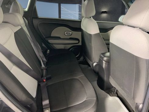 Used 2017 Kia Soul FWD image 12