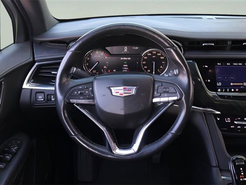 Used 2020 Cadillac XT6 Premium Luxury image 15