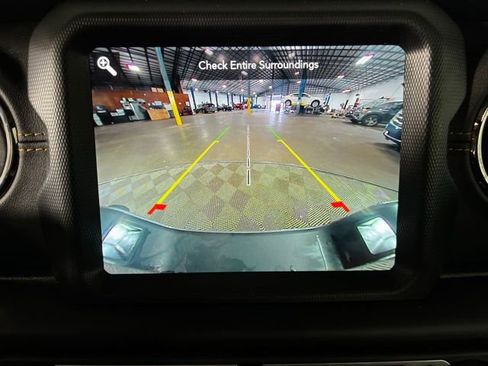 Used 2023 Jeep Gladiator Overland image 17