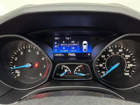 Used 2016 Ford Focus SE w/ SE Power Seat Package image 14