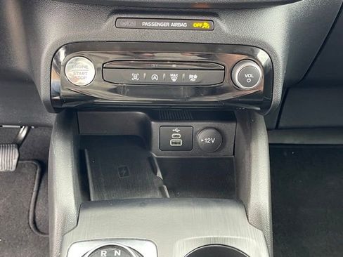 Used 2025 Ford Escape Platinum AWD/4WD image 24