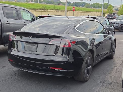 Used 2019 Tesla Model 3 RWD image 2