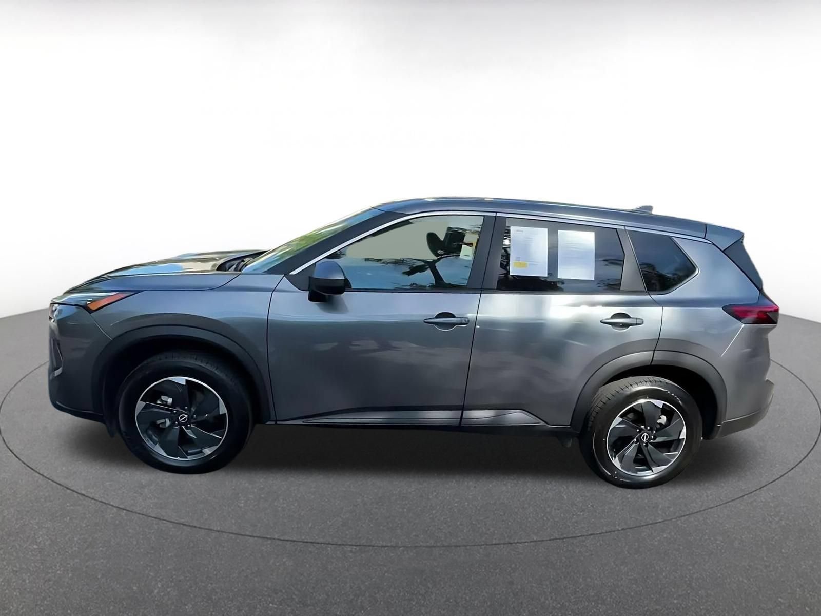 Used 2025 Nissan Rogue SV AWD/4WD image 8