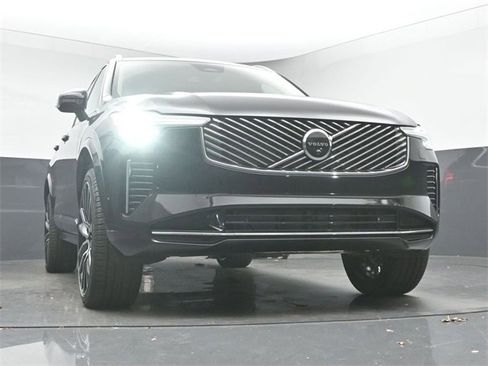 New 2026 Volvo XC90 B6 Plus w/ Protection Package Premier image 39