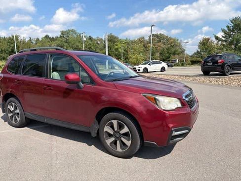 Used 2018 Subaru Forester 2.5i Premium w/ All-Weather Package AWD/4WD image 5
