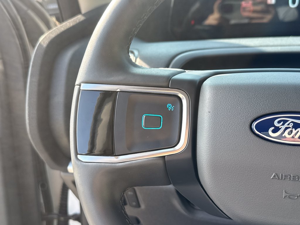 Used 2025 Ford Expedition Max Active RWD image 16