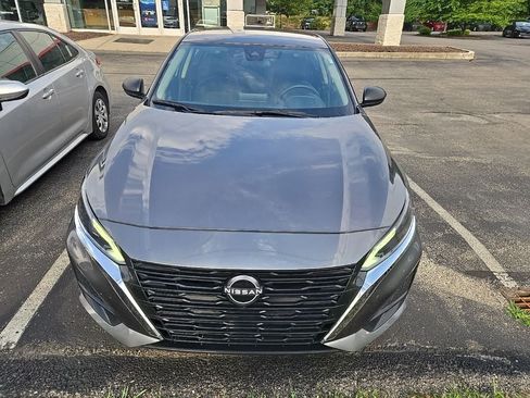 Used 2025 Nissan Altima 2.5 SV AWD/4WD image 1