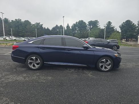 Used 2019 Honda Accord EX image 9